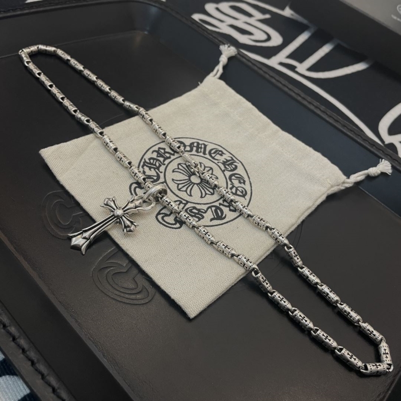 Ch*0me He**ts necklaces